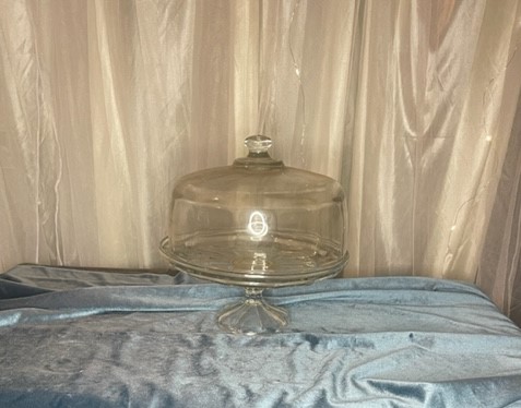 glass cake tray with lid 5.00