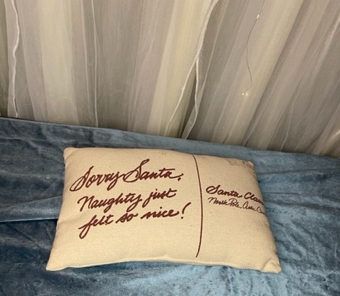 vintage santa pillow front 2.00