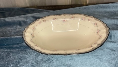 Noritake Ivory serving bowl 2