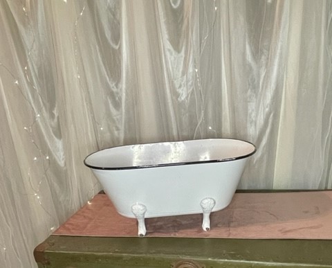 vintage baby tub prop 20.00